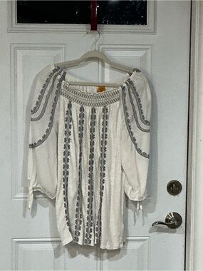 Size L  Ruby Road boho style top in white cotton with smocking in blue n tan